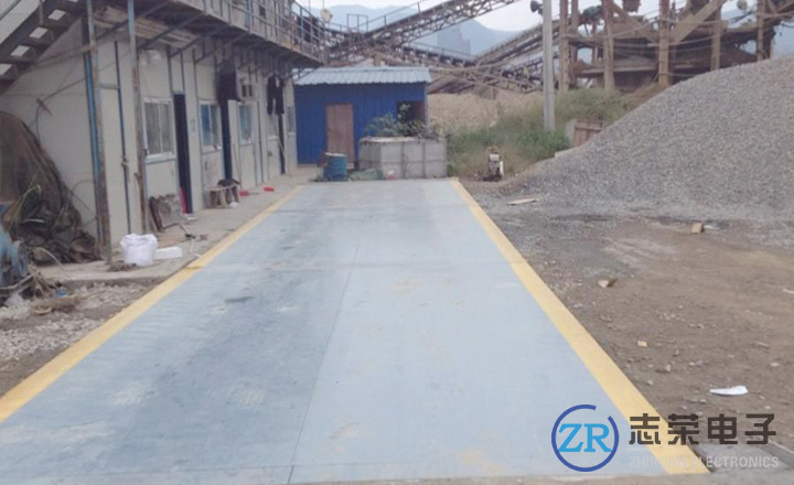 據(jù)報道:天津古林街有人私自安裝地磅賣沙 乘機進行不合法堆沙運營