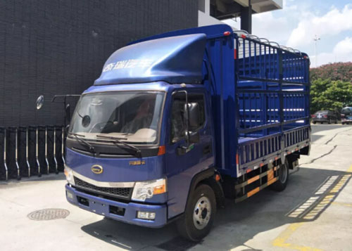 卡車經(jīng)過(guò)甘肅收費(fèi)站地磅超重0.4噸 通行費(fèi)翻6倍